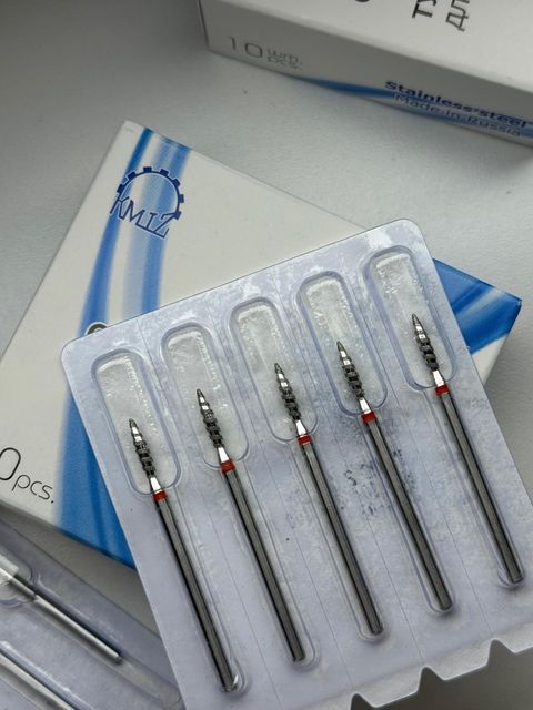 BROCA/FRESA PARA MANICURA TORNADO ROJA