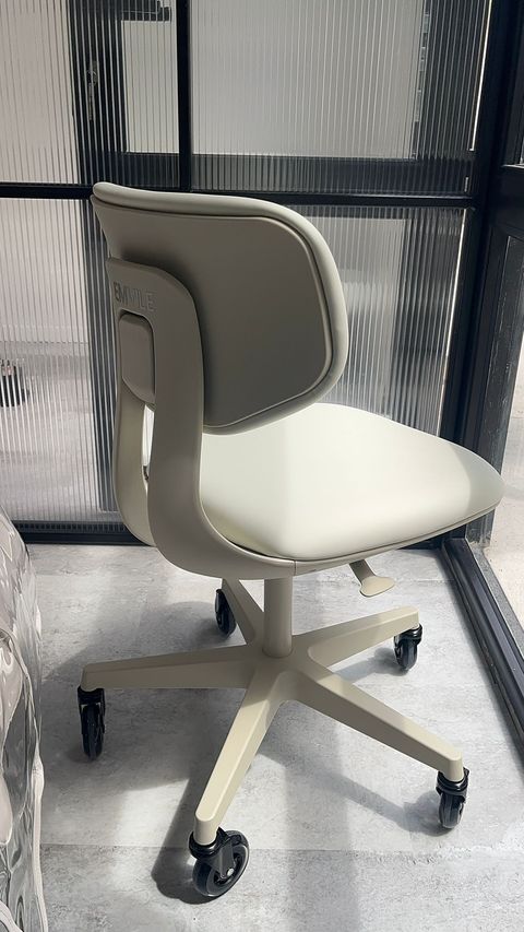 SILLA CURPRO EN CUERINA