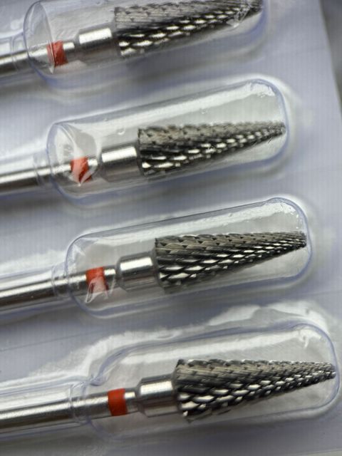 BROCA/FRESA PARA RETIRADO ROJA