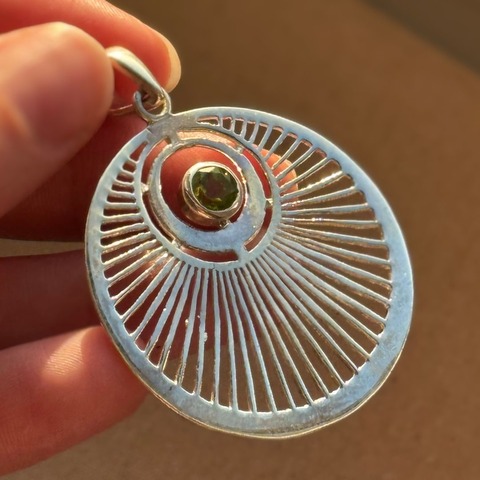 Dije de Plata | CROP CIRCLE PERIDOTO