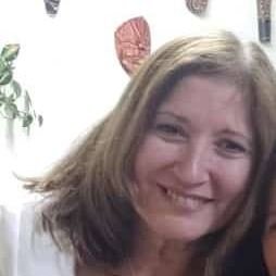 Adriana Miletich (narradora)