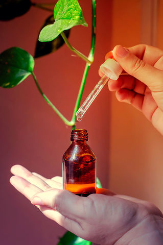 Qué son las flores de Bach y cómo actúan