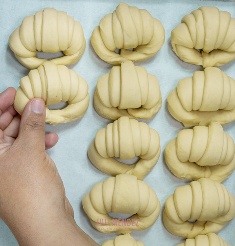 CURSO VIRTUAL DE MEDIALUNAS Y ROLLS DE CANELA