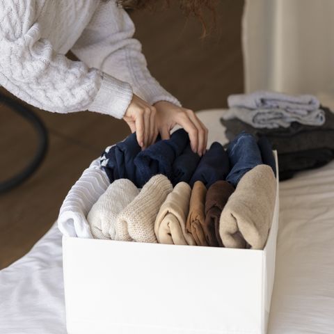 Cómo guardar tu ropa de invierno para que esté impecable la próxima temporada