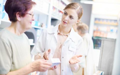 La Importancia de la Formación Continuada en Dermocosmética y Dermofarmacia para los Farmacéuticos