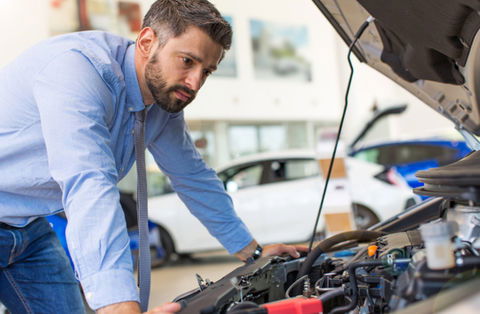 ¿Qué Revisar al Comprar un Auto Usado?: Revisión Detallada del Vehículo y su Historial Legal