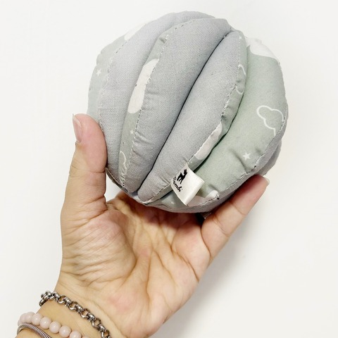 Pelota Montessori Gris