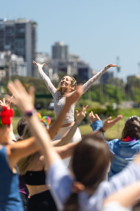 FIESTÓN DE INTENCIÓN EN MOVIMIENTO 