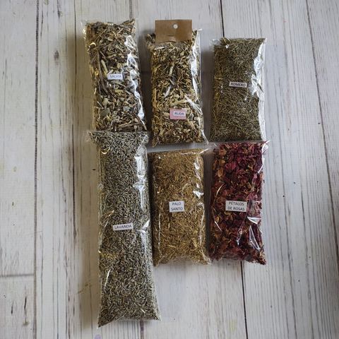 Combo hierbas, seleccionadas especialmente para tus sahumerios y rituales 