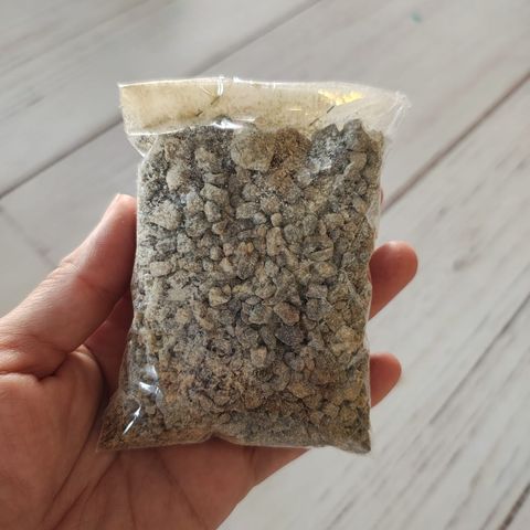 Resina en piedra copal por 20 grs. 