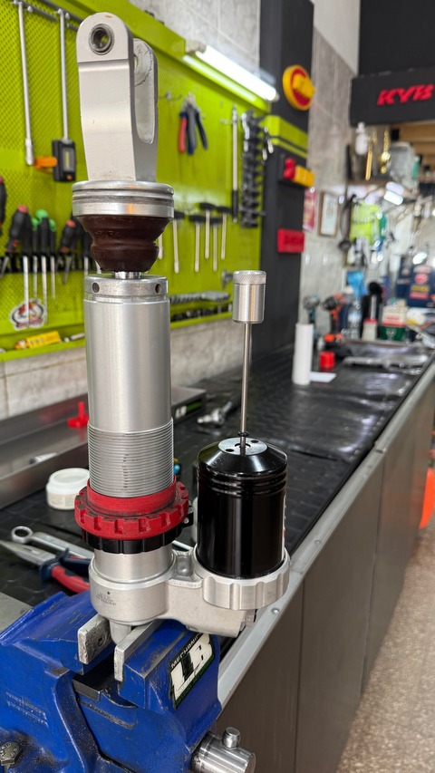 Posicionador y medidor pistón gas  WP - OHLINS