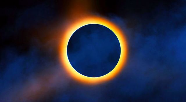 Despertar Transformador: Eclipse Solar en Aries-Libra con Quirón, la Sanación Interior