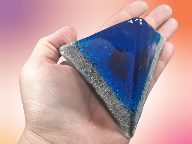 Pirámide Tetraédrica Chica Azul Turmalina
