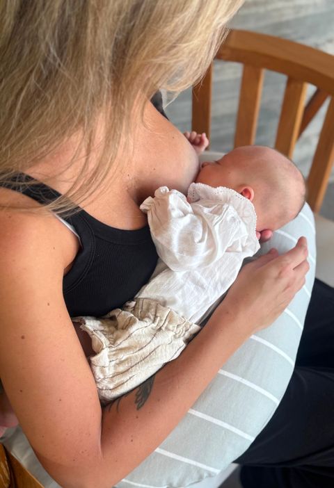 Almohadón GRIS RAYAS BLANCAS CDL 20% OFF TRANSFERENCIA