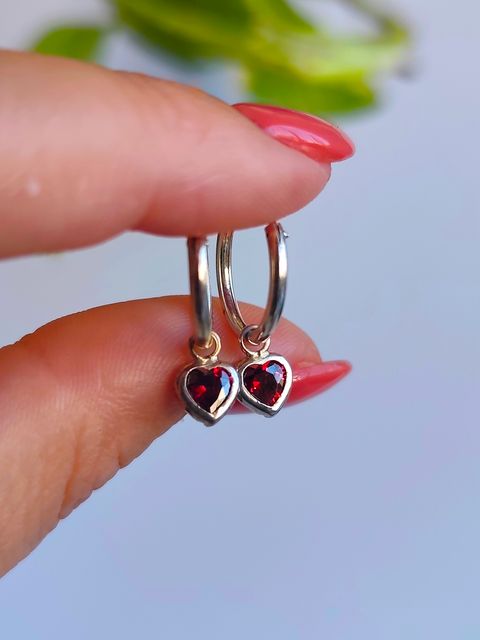 Aros 14mm con corazón rojo colgante 