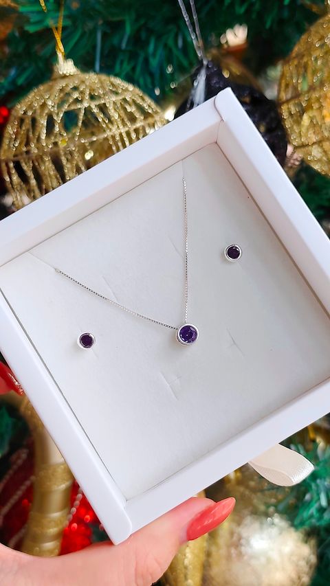 Combo cadena y caravanas punto de luz violeta