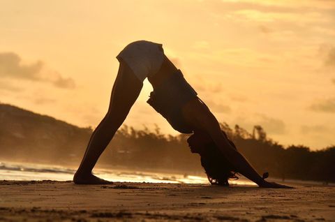 ASANAS, MUCHO MÁS QUE UNA POSTURA FÍSICA.