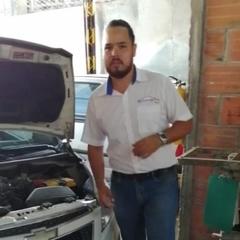 Alejandro Escobar Automotores del valle