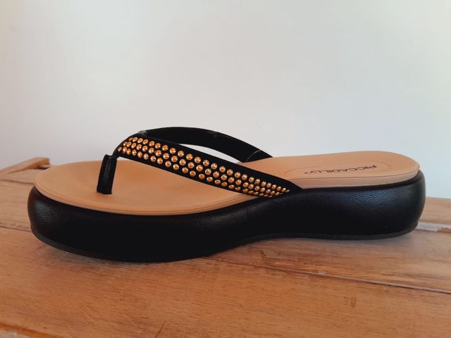 OJOTA PICCADILLY CON BRILLOS NEGRA