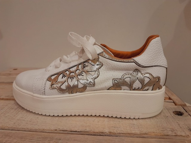 ZAPATILLAS DE CUERO