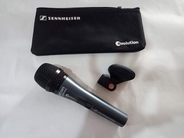 Micrófono SENNHEISER E840S de mano para cantante u orador