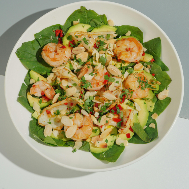  Ensalada navideña de camarones & pelones de verano por Cora Castellanos