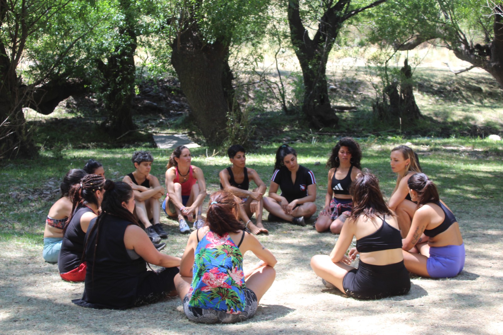 “Un encuentro único de danza afro, espiritualidad y comunidad, celebrando raíces afrobrasileñas en conexión con la tierra.”