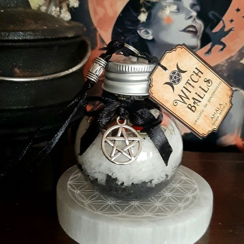 Witch Ball, amuleto de protección