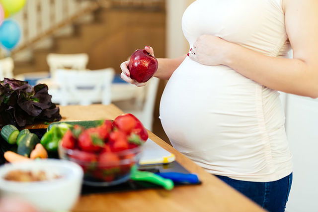 La Importancia de la Alimentación durante el Embarazo: Cómo una Buena Nutrición Beneficia a Mamá y Bebé