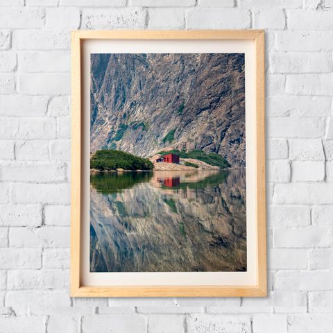 Reflejo en refugio Laguna Negra