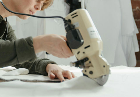 Producción Bajo Demanda: Cómo Crear una Marca de Moda Sostenible y sin Riesgos