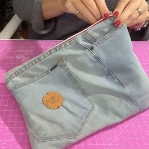 necessaire con jean reciclado y sachet de leche