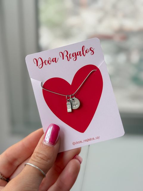 Collar con inicial + fecha 