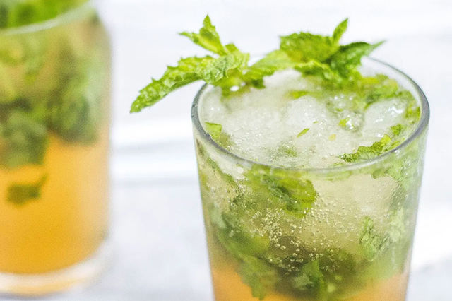 BEBIDAS REFRESCANTES - Receta Limonada de cedrón con Sharbat de Hierbabuena