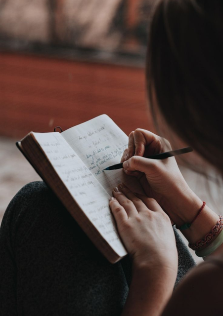 EJERCICIO DE ESCRITURA TERAPÉUTICA