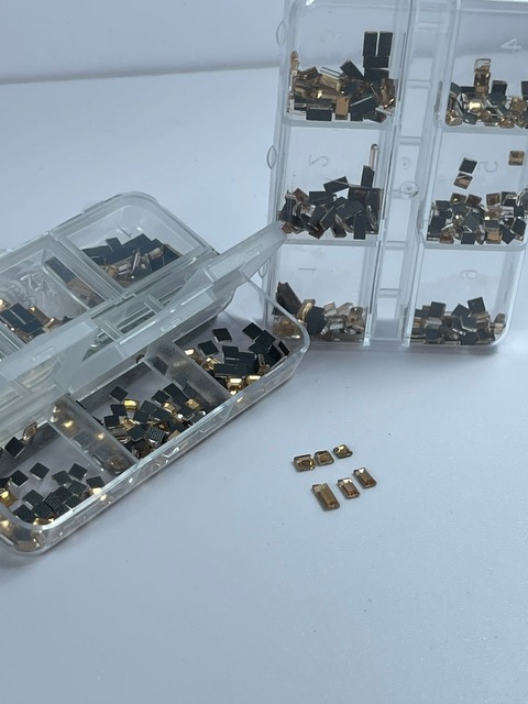 CAJA DE CRISTALES CUADRADOS AMBAR 