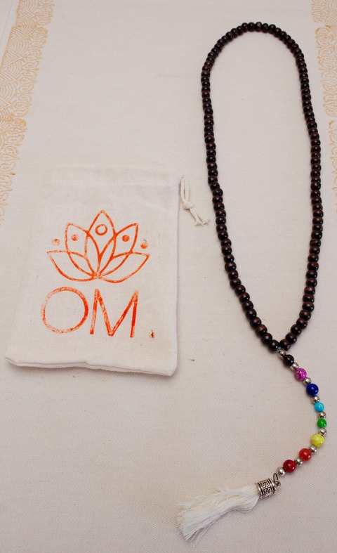 Japa Mala de Madera con piedras