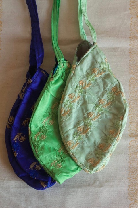 Bolsa de japa bordadas lisas