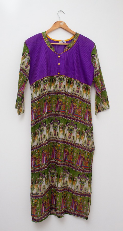 Kurta violeta con Arabescos