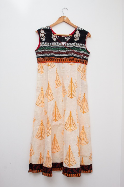 Kurta bordada tipo vestido
