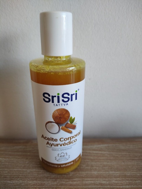 Aceite Corporal Ayurvédico con Coco y Sándalo