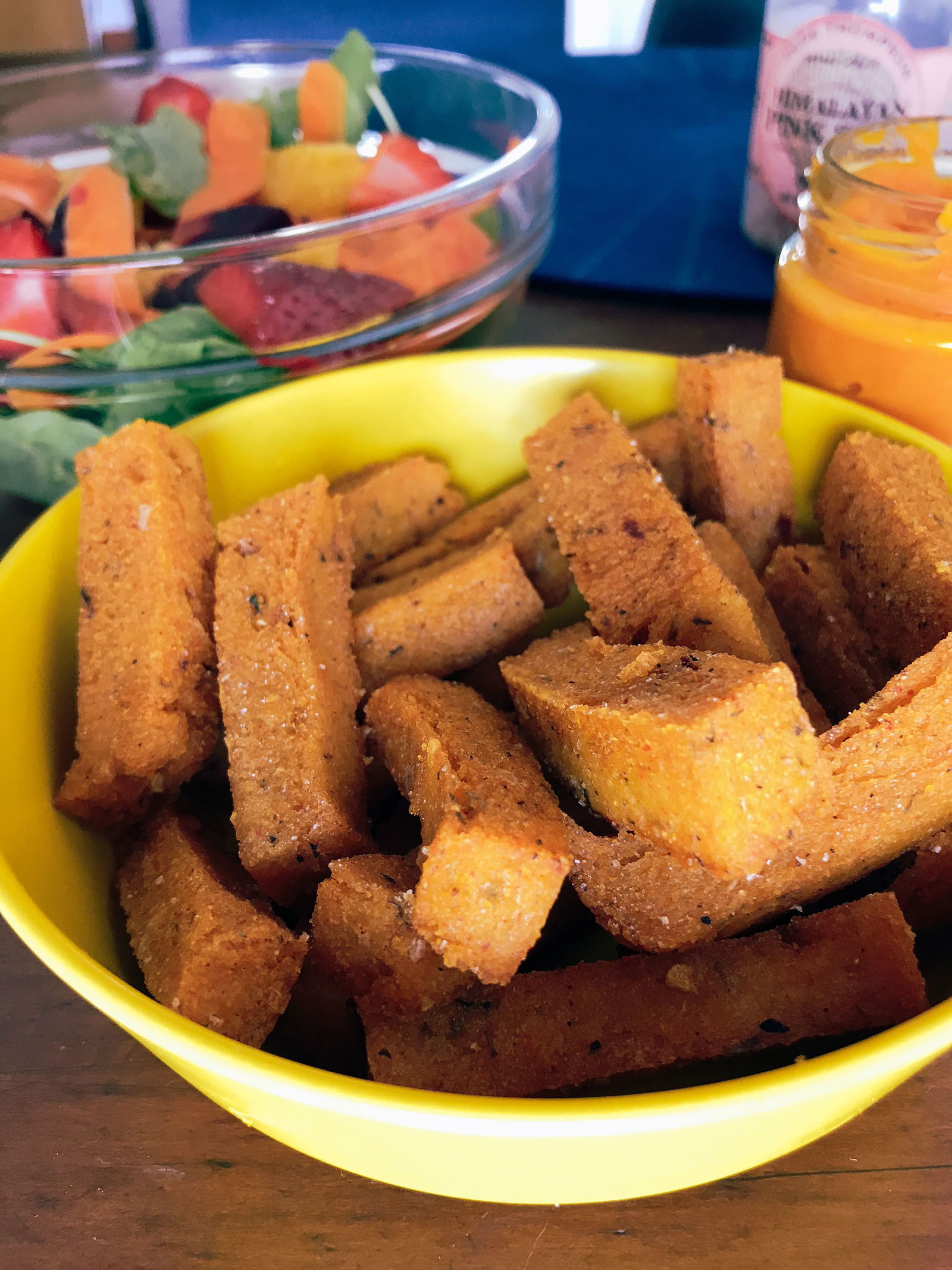 Bastones de polenta crocante