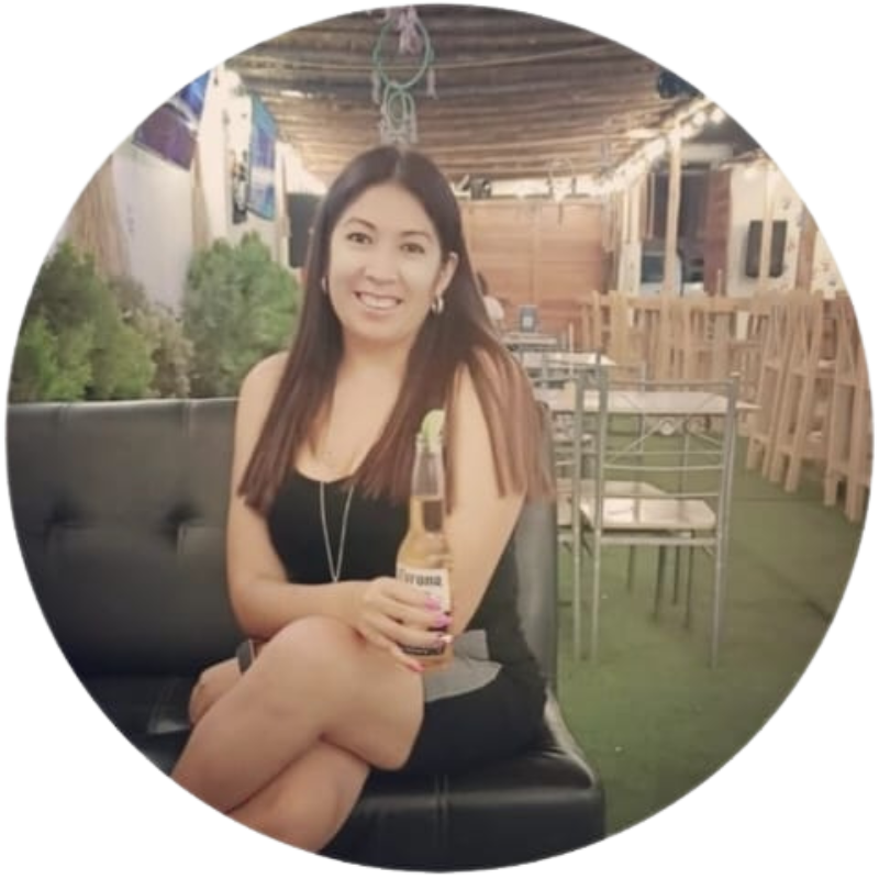 Gina  @gindela23