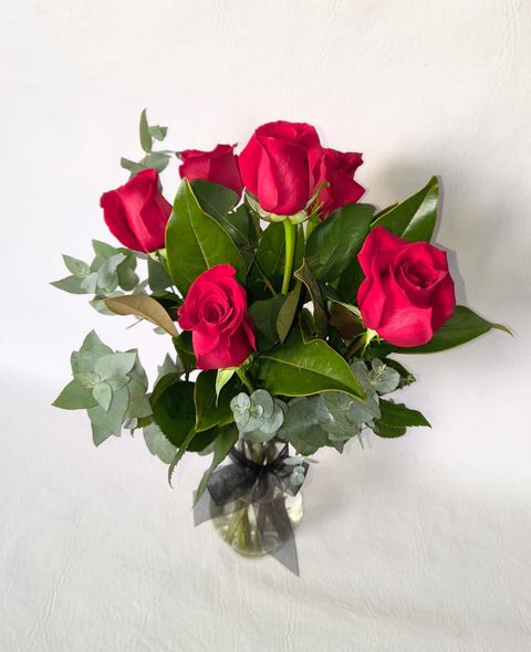 Florero con 6 rosas Ecuatorianas 
