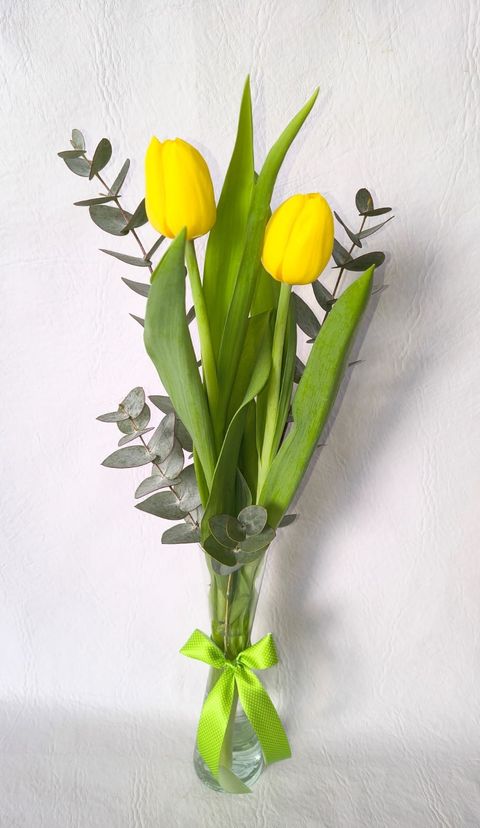 Florero con Tulipanes