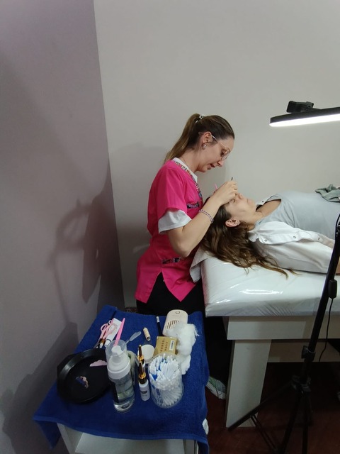 Workshop de Laminado y Perfilado de cejas con Lifting de pestañas y tinte