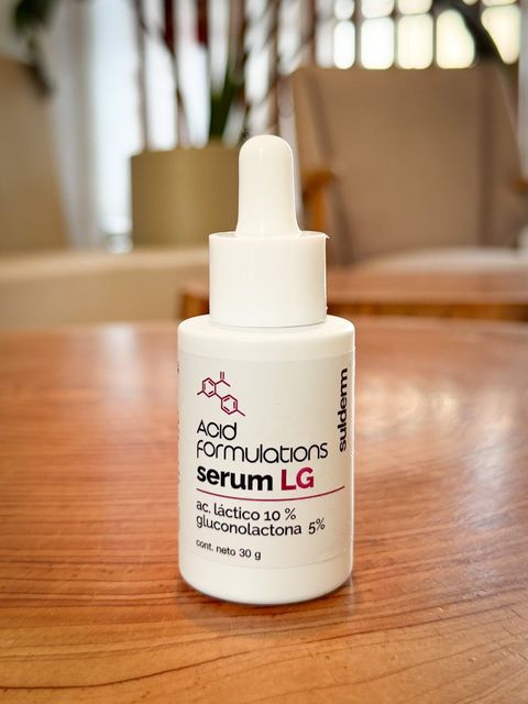 Serum LG  (ácido láctico 10% + gluconolactona 5%)
