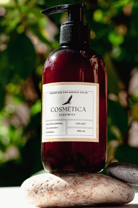 Emulsión corporal con cannabis y caléndula