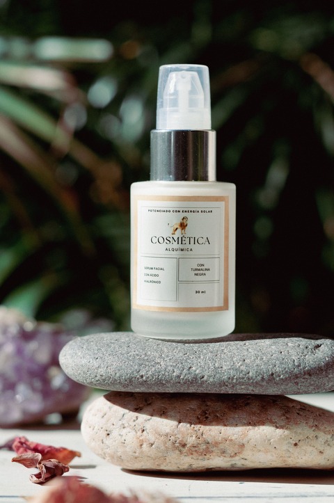 Serum facial con ácido hialurónico