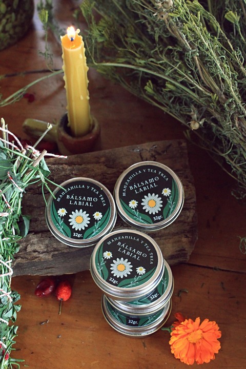 Bálsamo labial manzanilla y tea tree